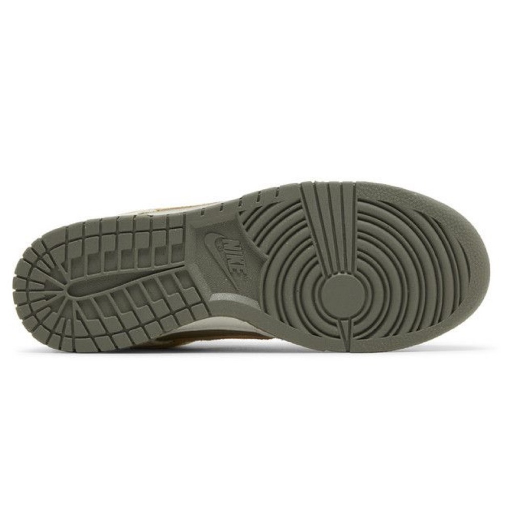 Nike
Dunk
NWOT - Picture 10 of 13